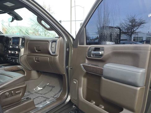 Used 2022 GMC Sierra 3500 Denali w/ Denali Ultimate Package image 10