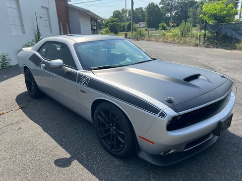 Used 2022 Dodge Challenger R/T Scat Pack w/ T/A Package image 24