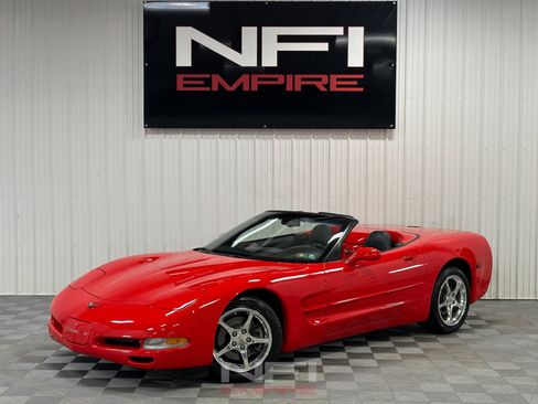 Used 2002 Chevrolet Corvette Coupe w/ Preferred Equipment Group2 RWD image 1