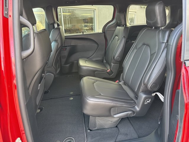 New 2026 Chrysler Pacifica Select w/ S Appearance Package FWD image 20