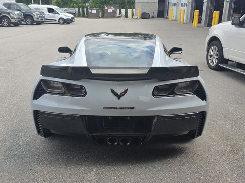 Used 2018 Chevrolet Corvette Z06 w/ Carbon 65 Edition RWD image 4