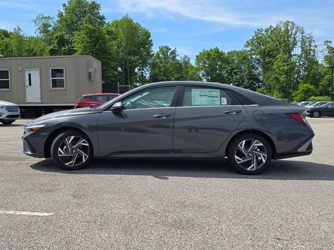 New 2026 Hyundai Elantra Limited FWD image 16