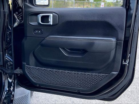 Used 2023 Jeep Wrangler Sahara image 22