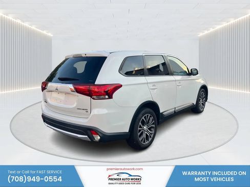Used 2016 Mitsubishi Outlander SE AWD/4WD image 4