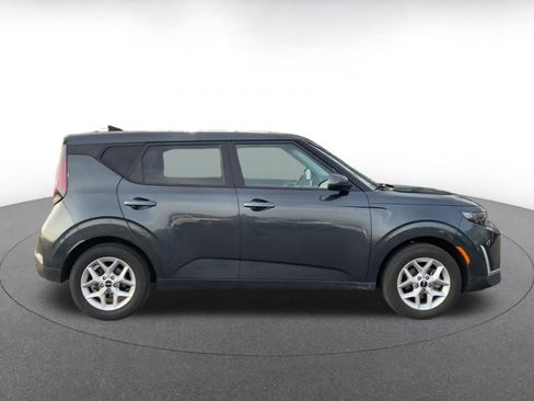 Used 2025 Kia Soul LX w/ LX Technology Package image 16