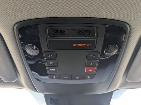 New 2027 Kia Carnival EX FWD image 23