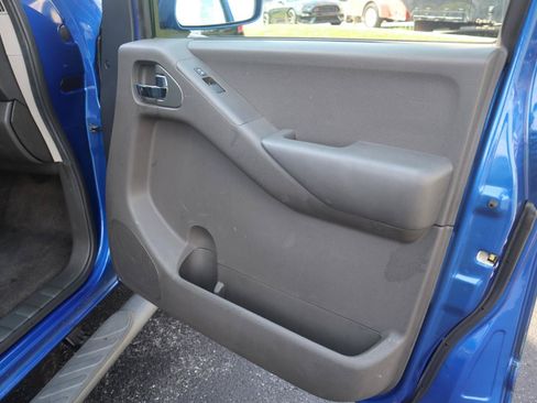 Used 2013 Nissan Frontier PRO-4X AWD/4WD image 42