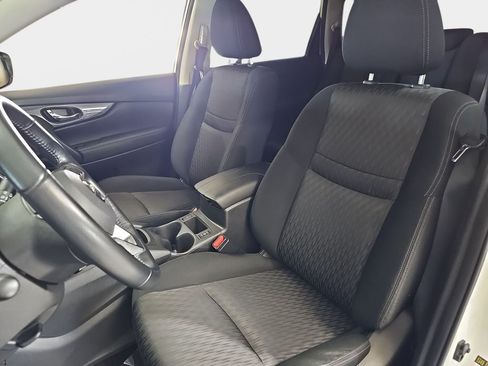 Used 2020 Nissan Rogue SV AWD/4WD image 18