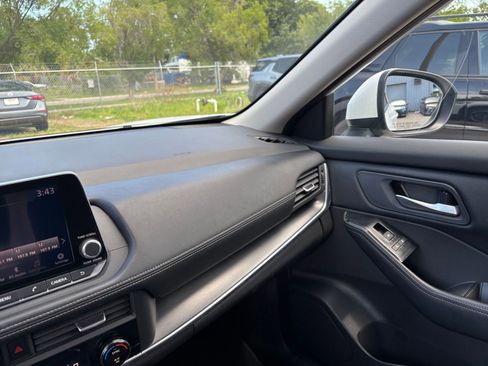 Used 2025 Nissan Rogue SV AWD/4WD image 37