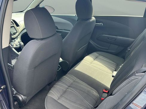 Used 2016 Chevrolet Sonic LT w/ Fun and Sun Package FWD image 10
