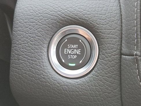 Used 2024 GMC Yukon Denali image 16