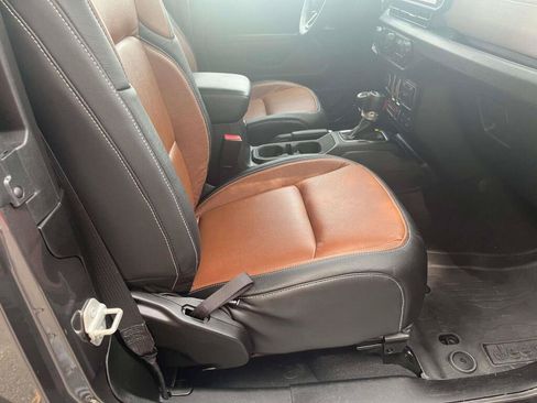 Used 2024 Jeep Wrangler Sport AWD/4WD image 19