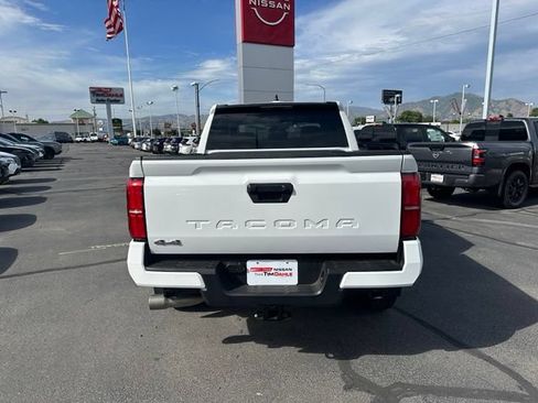 Used 2024 Toyota Tacoma SR5 AWD/4WD image 10