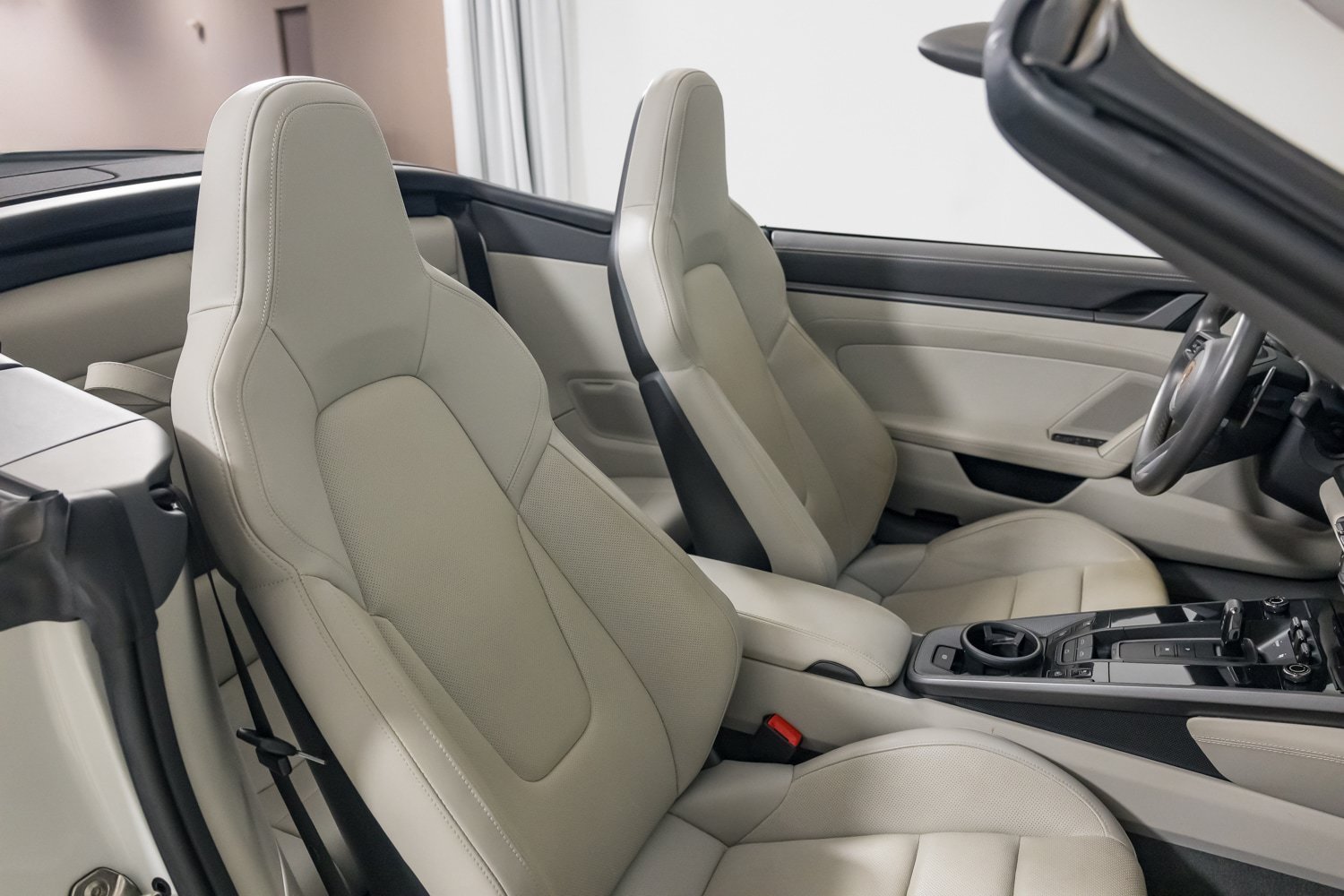 Used 2022 Porsche 911 Carrera RWD image 31