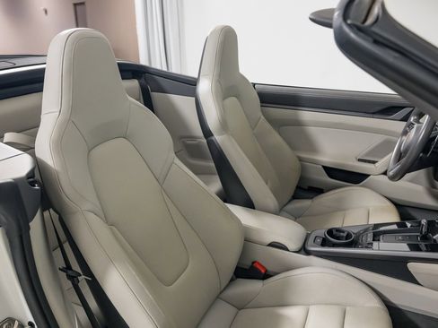 Used 2022 Porsche 911 Carrera image 31