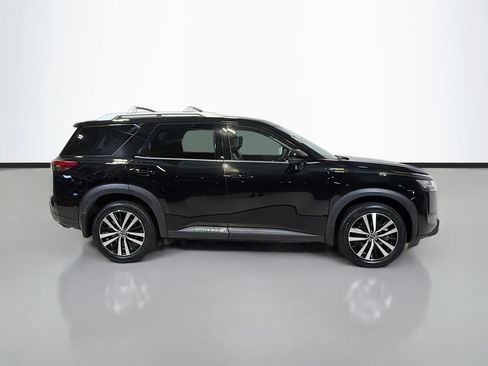 Used 2024 Nissan Pathfinder Platinum AWD/4WD image 8