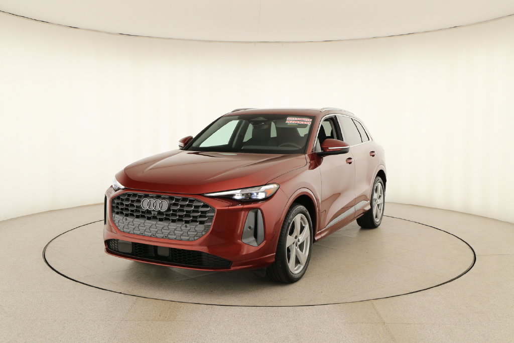 Certified 2025 Audi Q5 Prestige AWD/4WD image 12