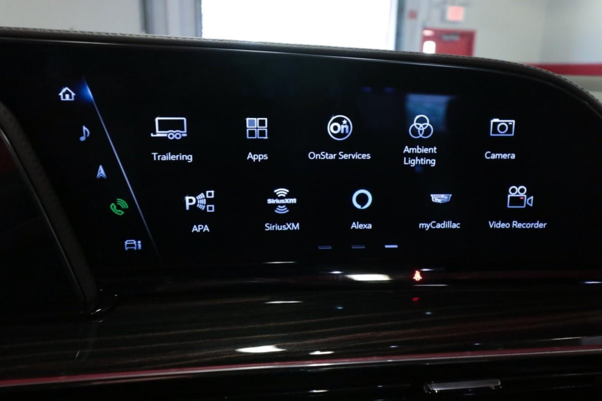 Used 2023 Cadillac Escalade Premium Luxury w/ Performance Package RWD image 8