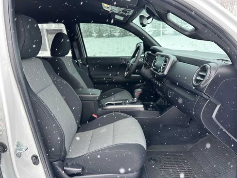 Used 2023 Toyota Tacoma TRD Off-Road w/ Black Out Package (TMS) image 10