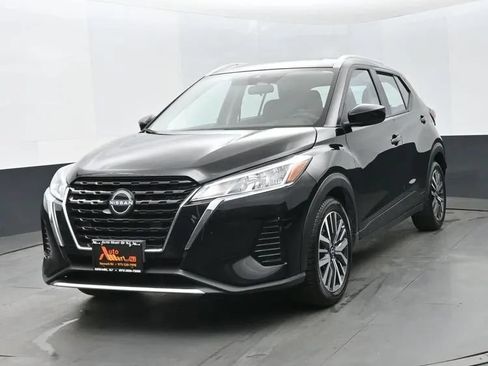 Used 2024 Nissan Kicks SV FWD image 1