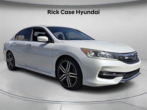 Used 2017 Honda Accord Sport image 8