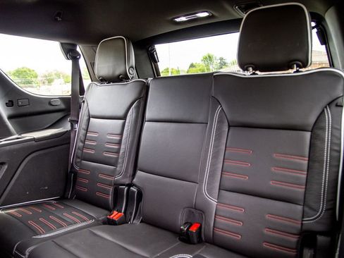 Used 2025 GMC Yukon AT4 Ultimate AWD/4WD image 24