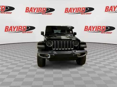 Used 2018 Jeep Wrangler Unlimited Sahara AWD/4WD image 3