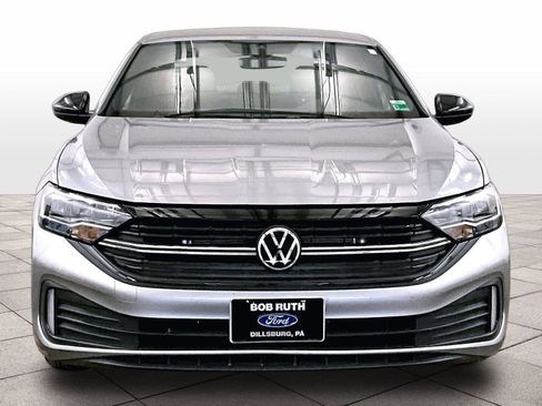 Used 2024 Volkswagen Jetta Sport FWD image 3