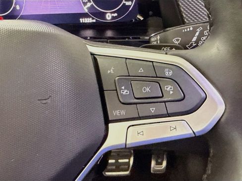 Used 2025 Volkswagen Atlas Cross Sport SEL Premium R-Line AWD/4WD image 15