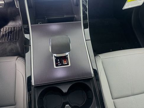 Used 2026 Land Rover Range Rover Velar Dynamic SE image 19