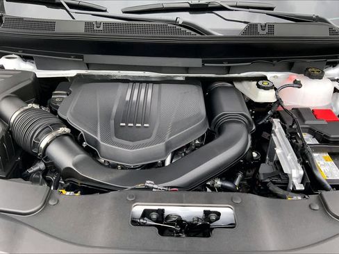 Used 2026 Chevrolet Traverse LT w/ Sun and Wheel Package FWD image 32