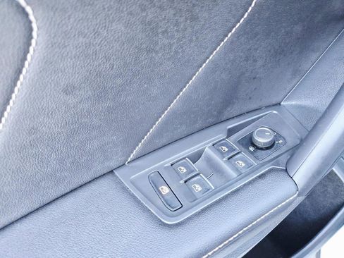 Used 2022 Volkswagen Tiguan SE R-Line image 36