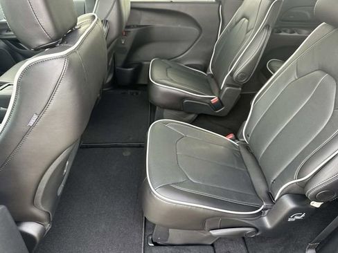 New 2026 Chrysler Pacifica Limited w/ S Appearance Package image 25