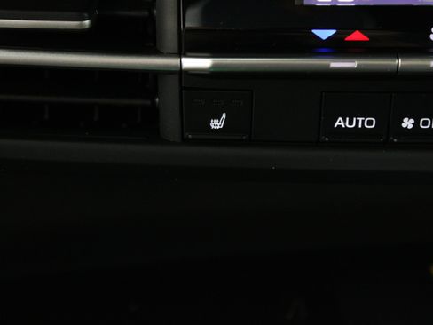 Certified 2025 Toyota Sienna XLE Woodland Edition AWD/4WD image 22