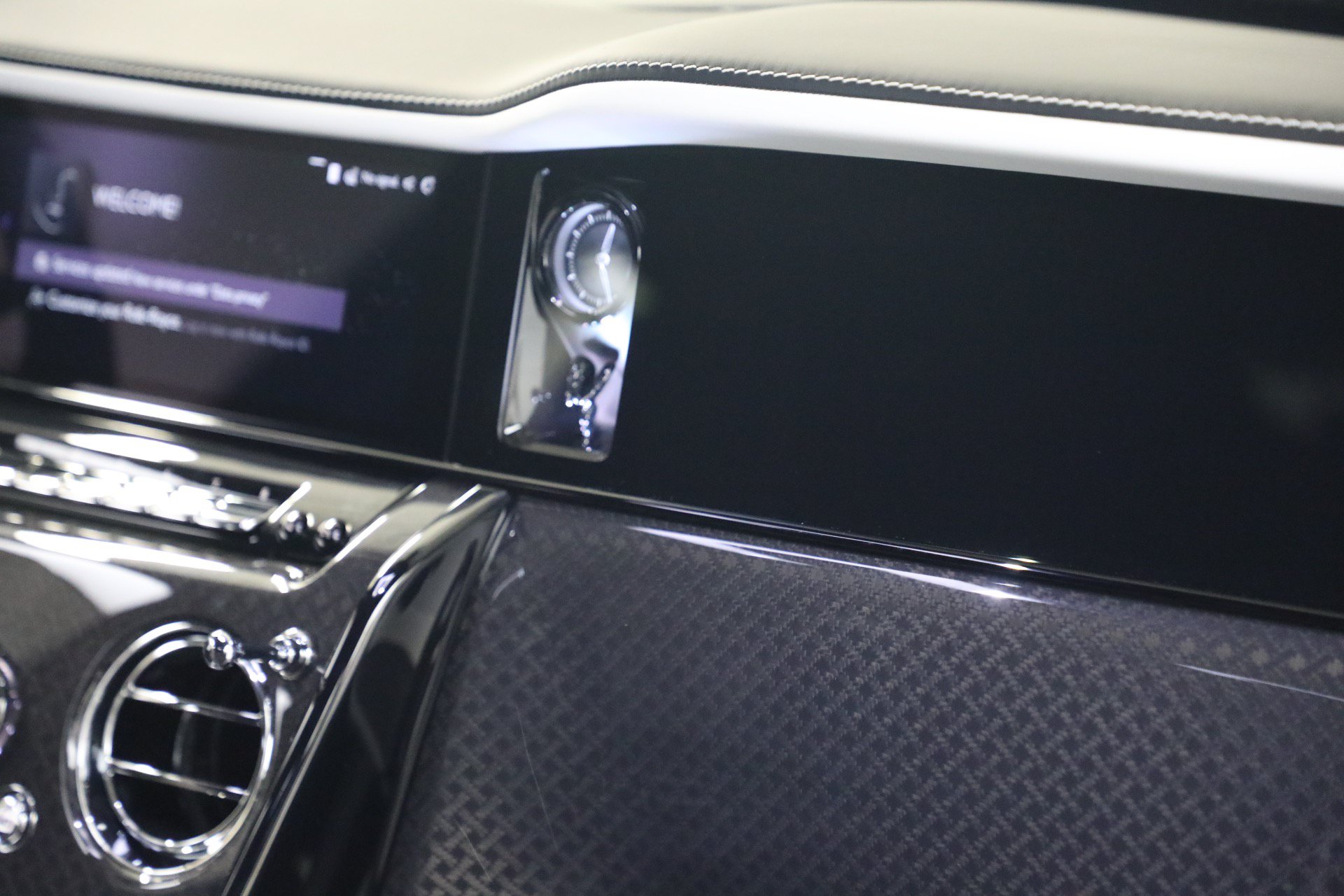 New 2027 Rolls-Royce Cullinan Black Badge AWD/4WD image 32