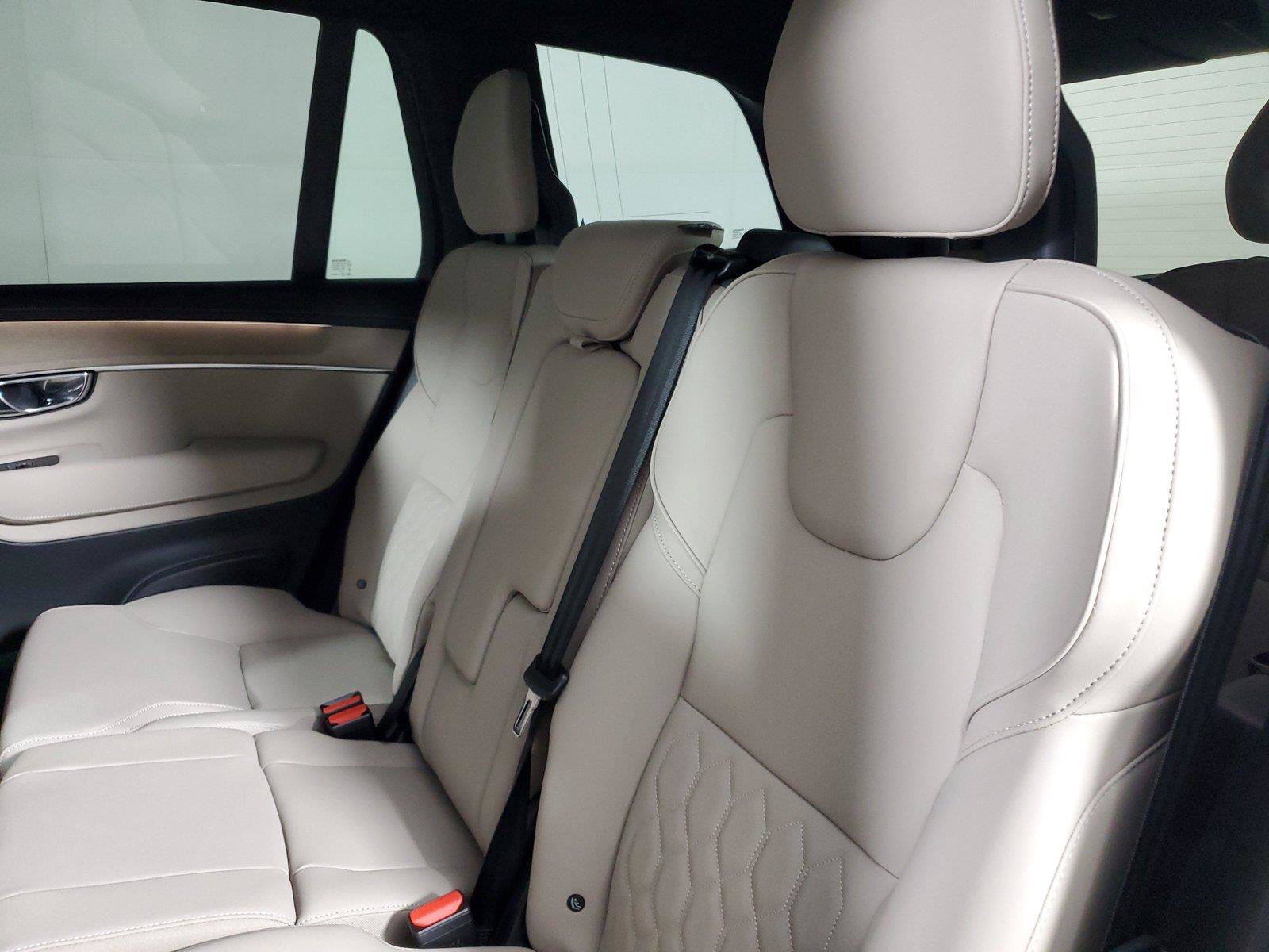 New 2026 Volvo XC90 T8 Plus w/ Protection Package Premier AWD/4WD image 13