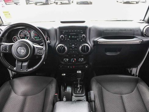 Used 2018 Jeep Wrangler Unlimited Sport S AWD/4WD image 12