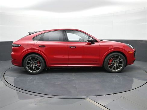 Used 2023 Porsche Cayenne GTS w/ Assistance Package image 24