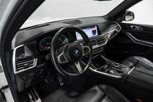 Used 2020 BMW X5 M50i AWD/4WD image 4