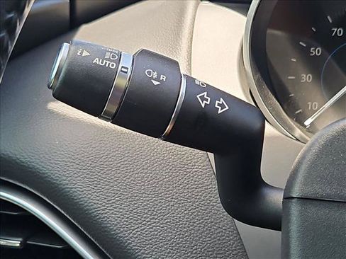Used 2018 Jaguar F-PACE Premium AWD/4WD image 15