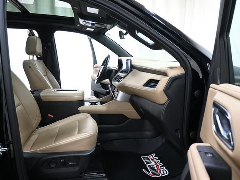 Used 2021 Chevrolet Tahoe Premier w/ Premium Package AWD/4WD image 12