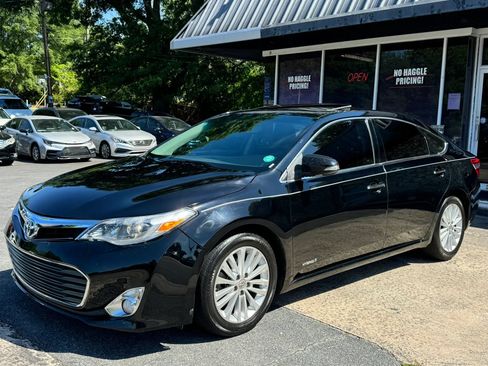 Used 2014 Toyota Avalon Limited FWD image 3
