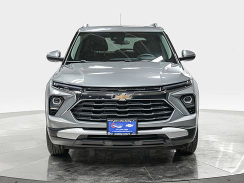 Used 2024 Chevrolet TrailBlazer LT w/ LT Cold Weather Package FWD image 12