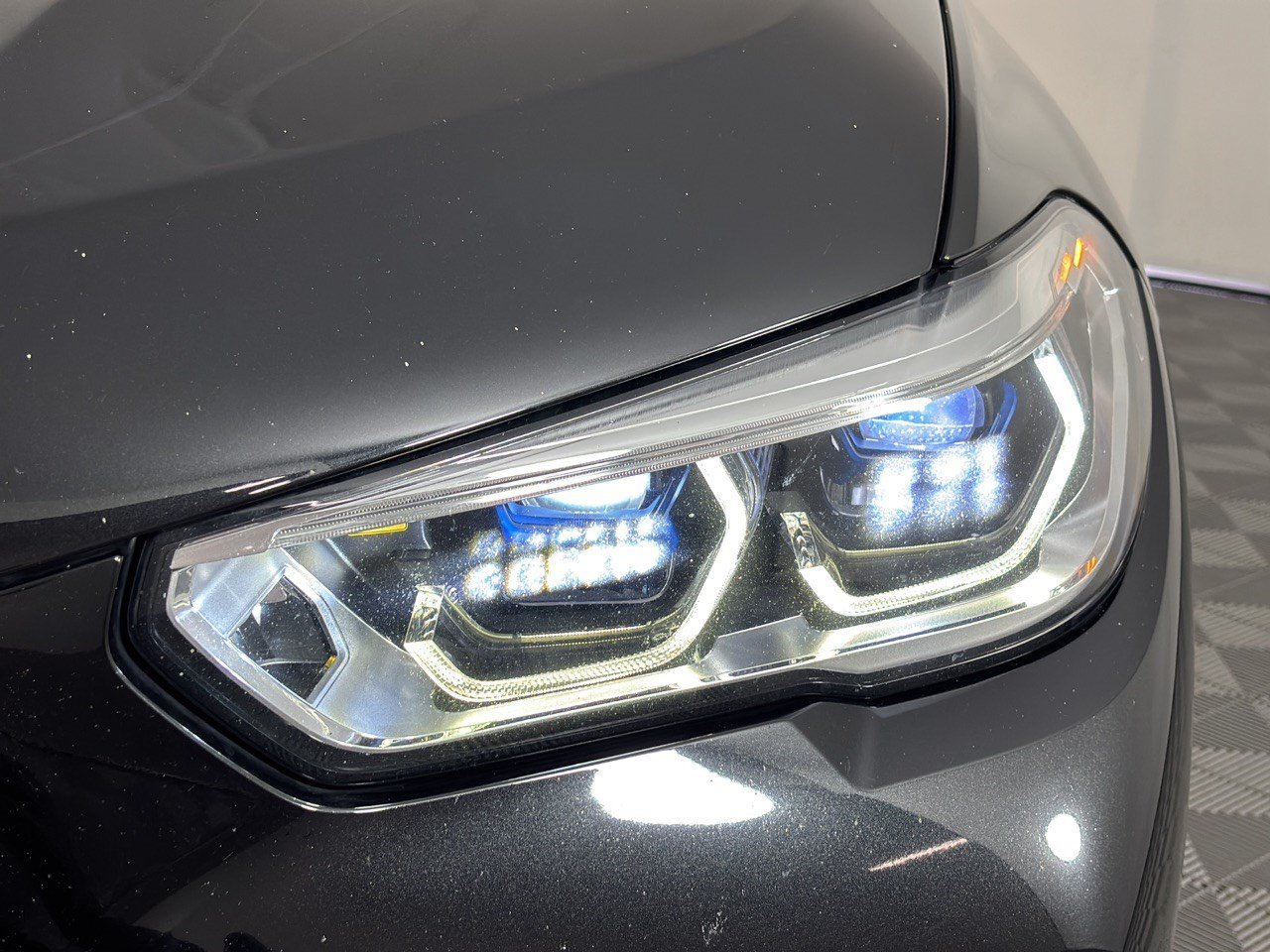 Used 2021 BMW X5 sDrive40i w/ Executive Package RWD image 12