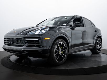 Certified 2022 Porsche Cayenne E-Hybrid w/ Premium Package