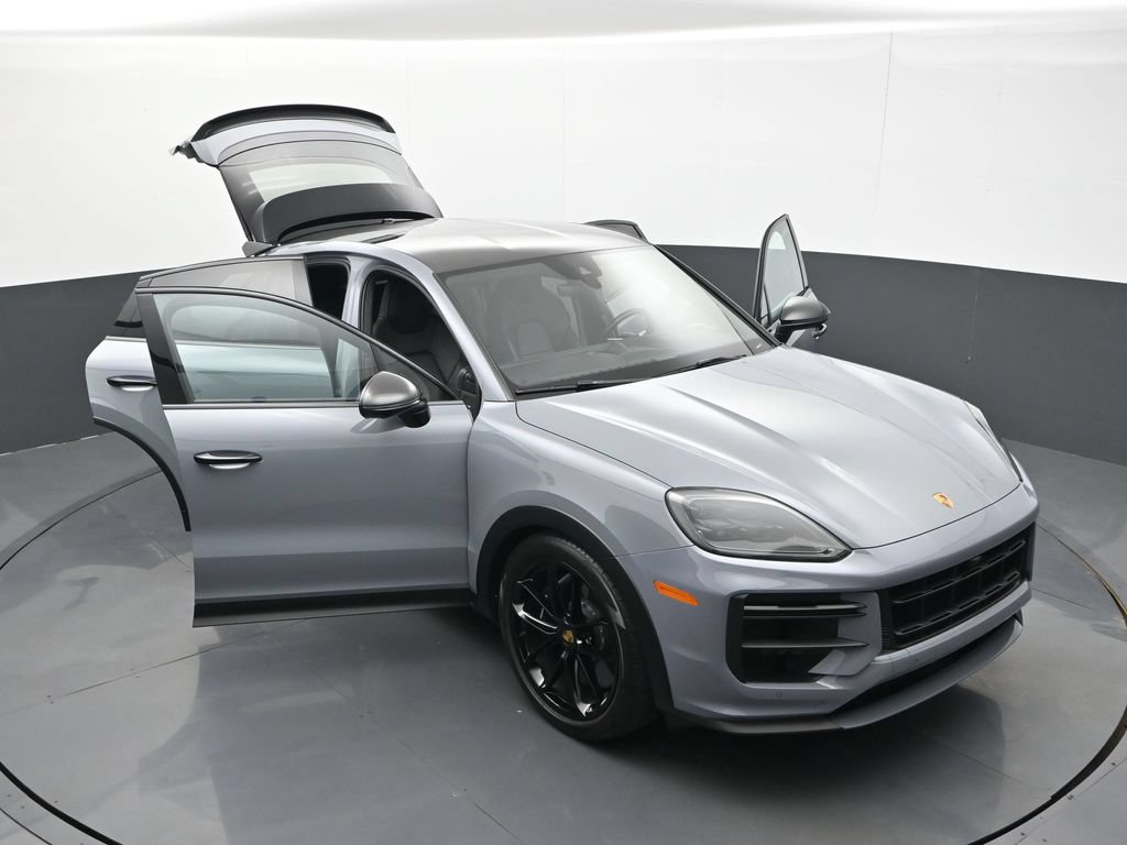 Certified 2024 Porsche Cayenne Turbo GT AWD/4WD image 31