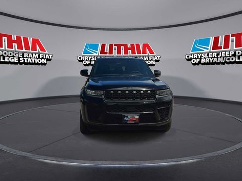New 2026 Jeep Grand Cherokee Altitude RWD image 3