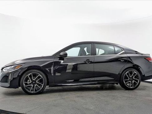 Used 2025 Nissan Sentra SR FWD image 3
