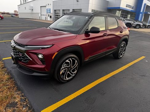 Used 2024 Chevrolet TrailBlazer RS w/ Driver Confidence Package image 5