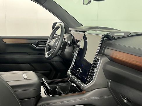 Used 2025 GMC Yukon XL Denali image 34